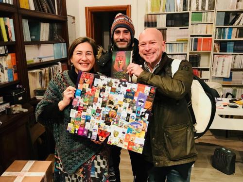 Ya'Acov Darling Khan nell'ufficio della casa editrice